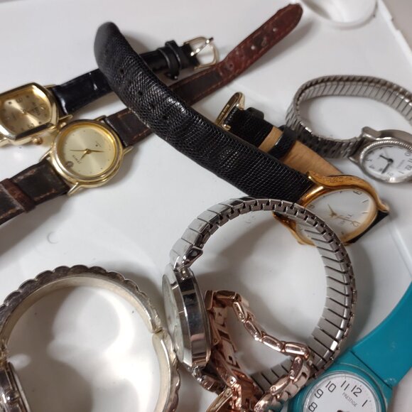 Lot Of Over 25 Untested Watches - Picture 11 of 13